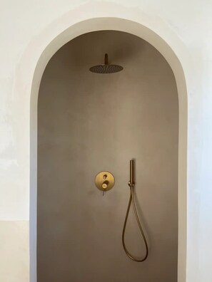 Toallas y papel de baño