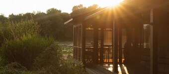 Waterfront Lake Cottage w/ Private Beach - Kayak at the Hemingway Lodge!