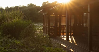 Waterfront Lake Cottage w/ Private Beach - Kayak at the Hemingway Lodge!