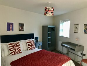 2 chambres, bureau, fer et planche à repasser, Wi-Fi gratuit