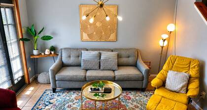 PALM SPRINGS- 2Master Suites, Style & Location! “No chores” at checkout!