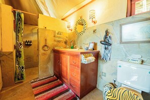 Hair dryer, towels, soap, shampoo - Hobley's Buffaloe's Rest Greenpark Naivasha (Naivasha)
