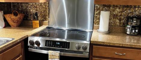 Frigorifero, forno, piano cottura