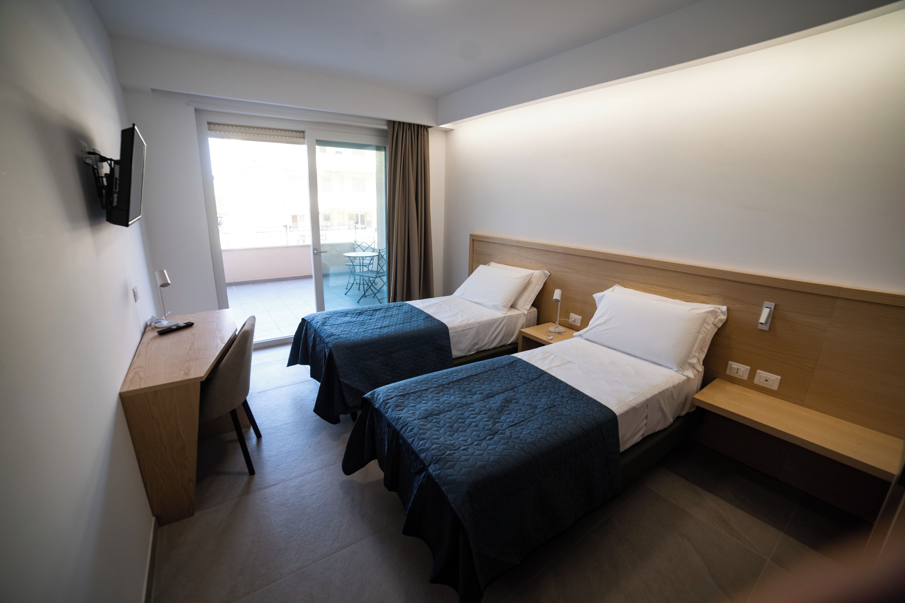 Habitación City | Ropa de cama de alta calidad, colchones viscoelásticos, minibar