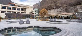 Gu Er Gou Hot Spring Resort