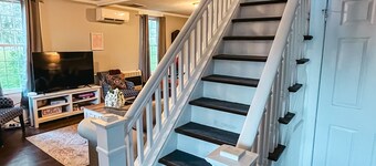 Large Farmhouse near Pocono attractions! Ping-pong and Pool tables included.