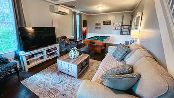 Smart TV, table football