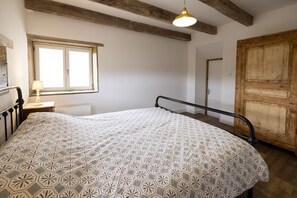 3 soverom, reiseseng for barn, wi-fi (inkludert) og sengetøy