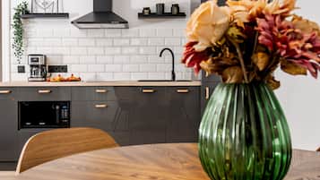 Superior Apartment, Balcony, City View | Private kitchen