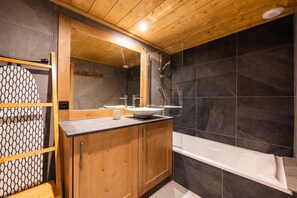 Bathroom - Balcony, tv, 88m², La Plagne (La Plagne)