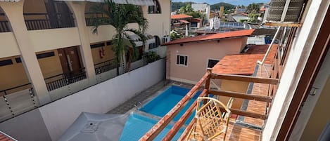 Chambre Triple Confort, vue piscine