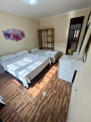 Free WiFi, bed sheets - Pousada Recanto de Ponta Negra (Natal)