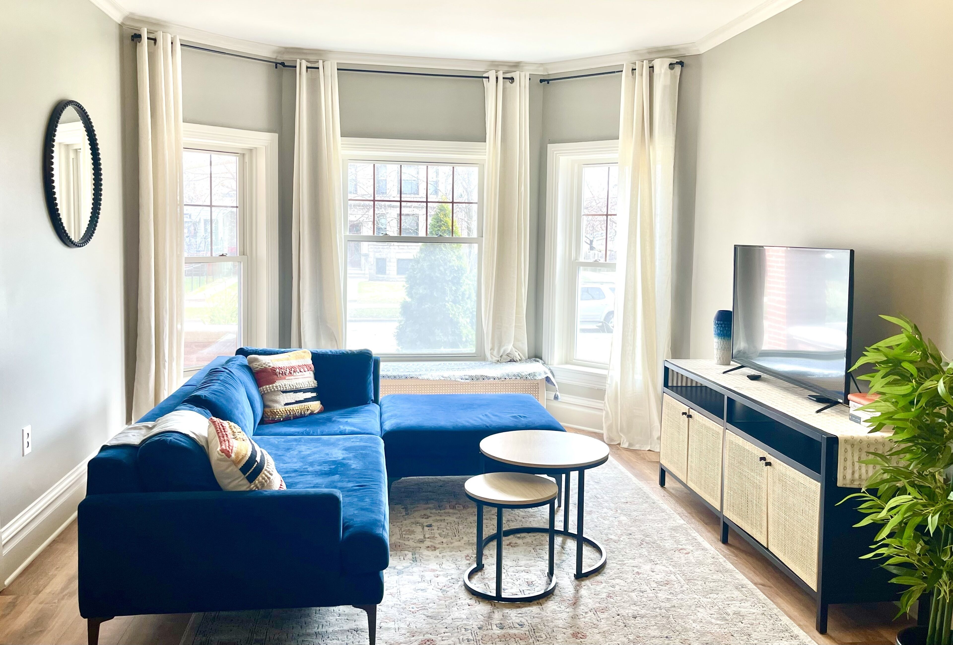 Lovely vintage Oak Park 3bd 1ba perfectly located Chicago loop & public transit
