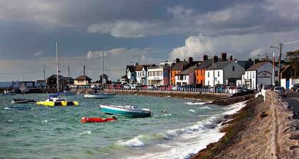 The Captains Wheel and Anchor