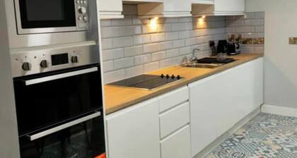 The Captains Wheel and Anchor