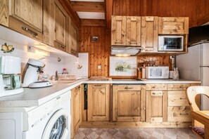 Réfrigérateur, micro-ondes, four, lave-vaisselle