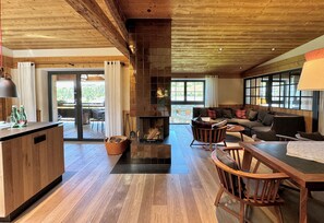 Deluxe Apartment | Living area - Kitzbühel Lodges - Penthouse incl. private Spa & Breakfast  (Reith bei Kitzbuehel)