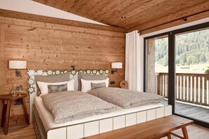2 bedrooms, iron/ironing board, free WiFi - Kitzbühel Lodges - Penthouse incl. private Spa & Breakfast  (Reith bei Kitzbuehel)