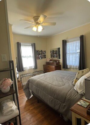 1 chambre, bureau, fer et planche à repasser, Wi-Fi gratuit