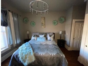2 quartos, ferros/tábuas de passar roupa, Wi-Fi, roupa de cama