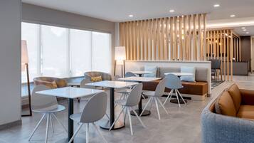 Free daily buffet breakfast