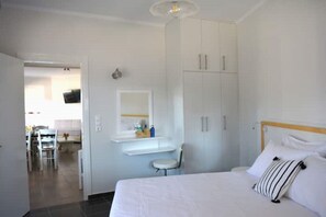 1 Schlafzimmer, Zimmersafe, Bügeleisen/Bügelbrett, Reisekinderbett