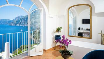 Deluxe Room, 1 Queen Bed, Sea View, Sea Facing | Premium bedding, down duvets, memory-foam beds, minibar