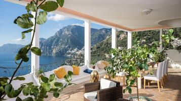 Luksusleilighet, privat bad, sjøutsikt | Terrasse/patio