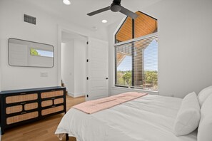 5 sovrum, skrivbord, gratis wi-fi och sängkläder