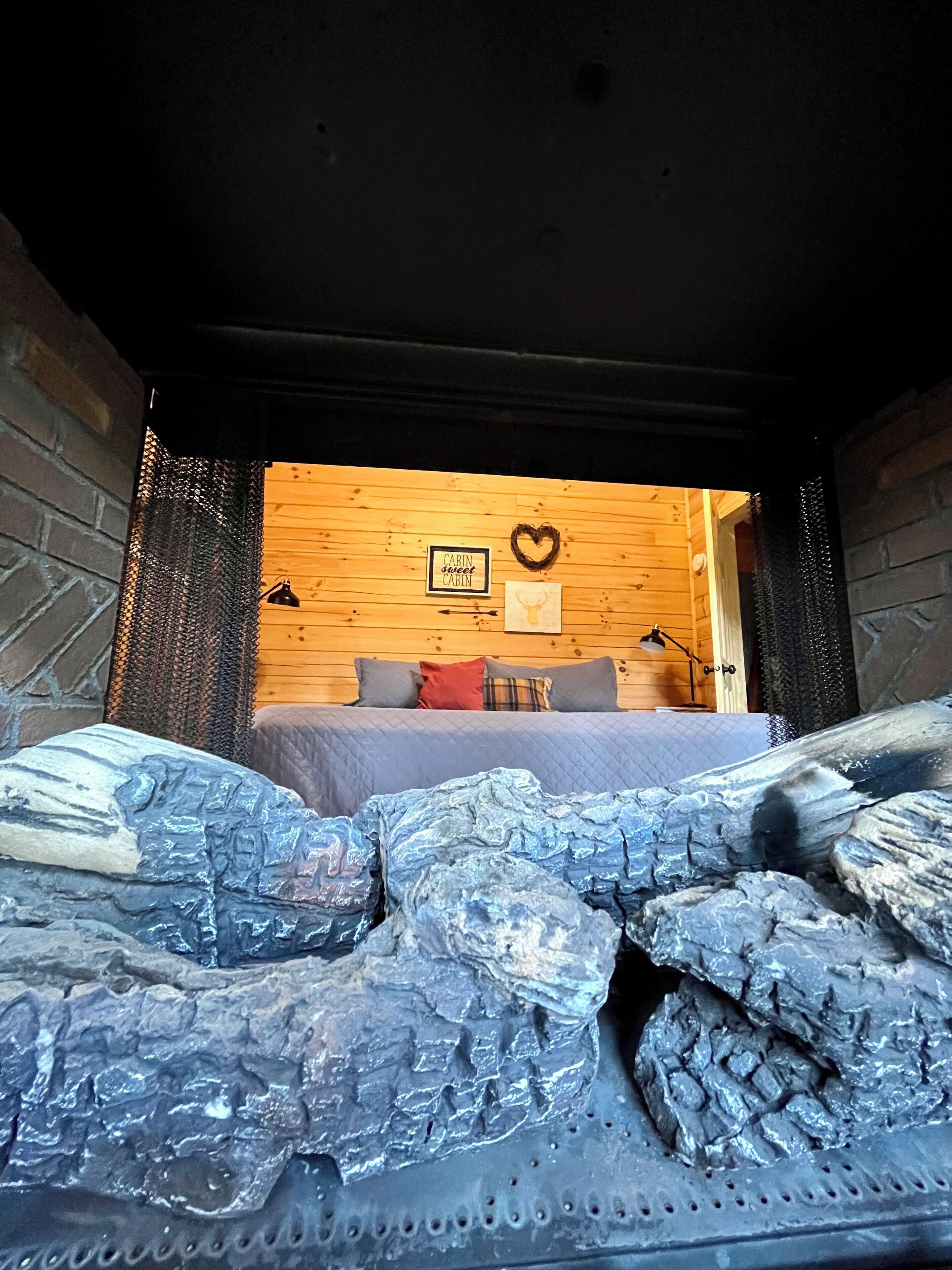 1 bedroom, bed sheets