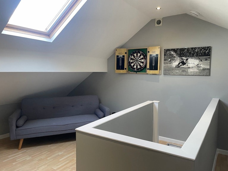 4 Luxury Ensuite Bedrooms, Games & Arcade Room - Manchester
