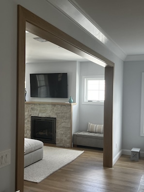 Smart TV, fireplace - Beautiful New Construction Family Home- Point Beach-4BR3Bath (Point Pleasant Beach)