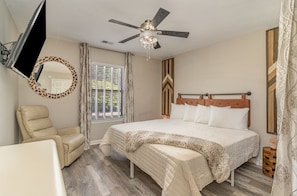 3 habitaciones, escritorio, tabla de planchar con plancha y wifi gratis 