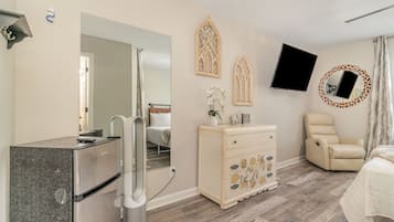 3 habitaciones, escritorio, wifi gratis y ropa de cama