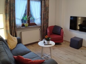 TV - Gemütliche Ferienwohnung mit Moselblick (Dieblich)