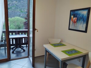 Dining - Gemütliche Ferienwohnung mit Moselblick (Dieblich)