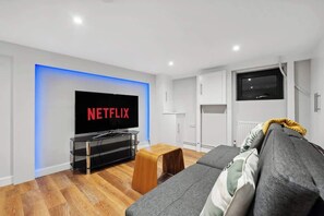 TV, lareira