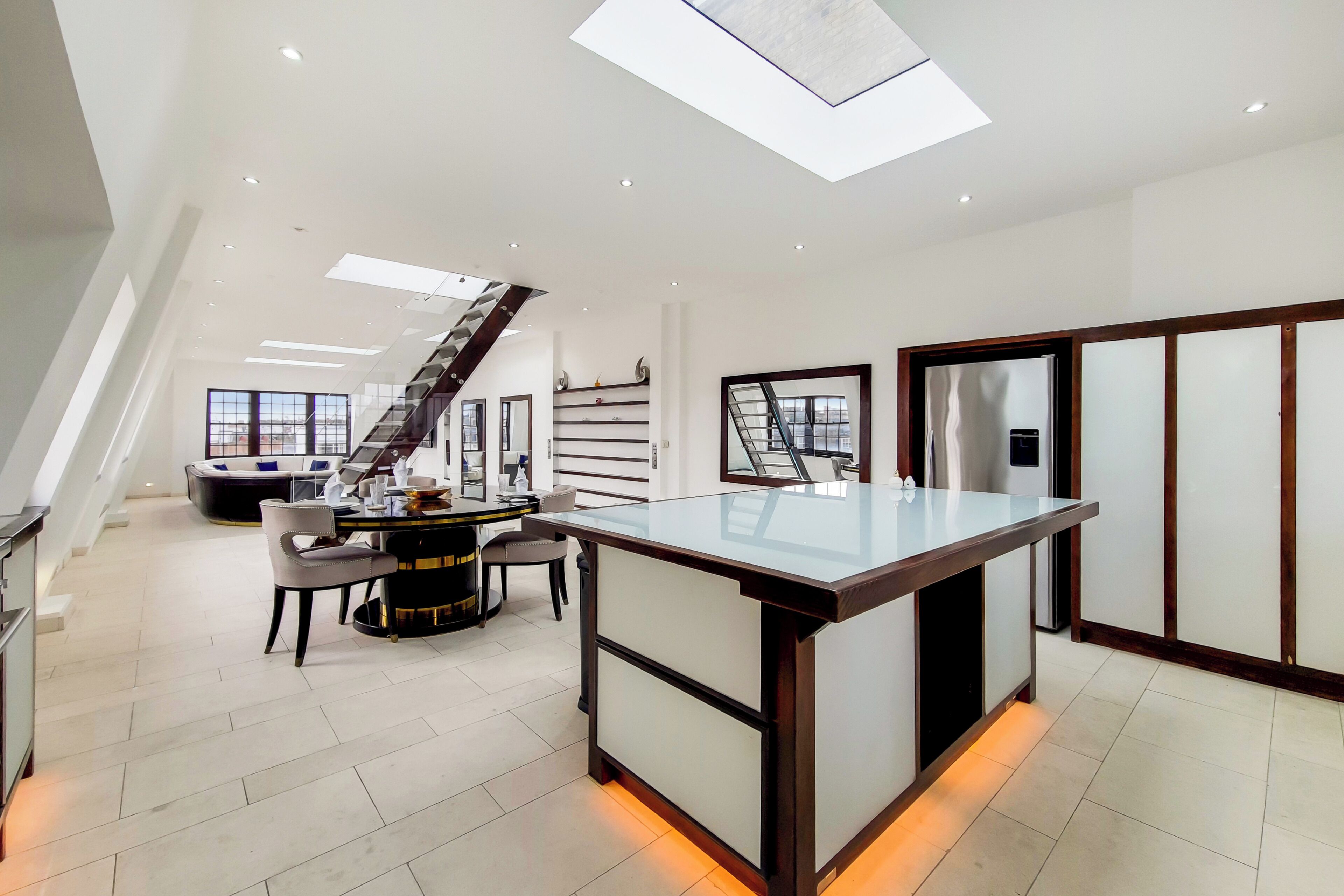 Presidential Apartment | Private kitchen | Microwave, stovetop, espresso maker, coffee/tea maker