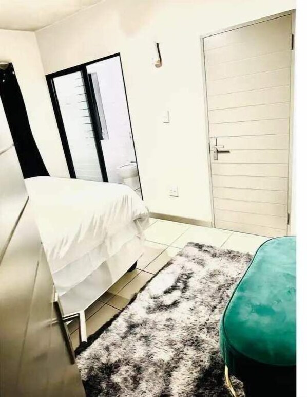 1 bedroom, in-room safe, WiFi - Classic sleep (Midrand)