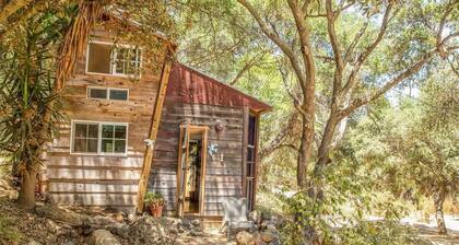 Topanga Mountain Retreat - The Wonderland Cabin