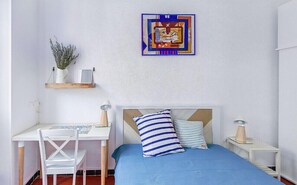 2 chambres, fer et planche à repasser, Wi-Fi, draps fournis