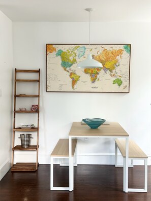 Dining - 2 Bedroom/2 Bath In the Heart of Newport- Deck + Back Yard + Off-Street Parking! (Newport)