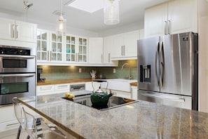 Fridge, microwave, oven, stovetop - Silver Palms - Summer in Style: Beach + Pool! (St. Augustine Beach)