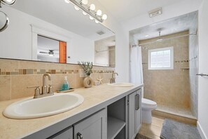 Hair dryer, towels - Silver Palms - Summer in Style: Beach + Pool! (St. Augustine Beach)