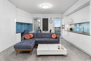 Smart TV, fireplace, printers - One bedroom with terrace, 5 minutes from National Stadium (Warszawa)