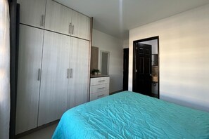 3 Schlafzimmer, Bügeleisen/Bügelbrett, kostenloses WLAN, Bettwäsche