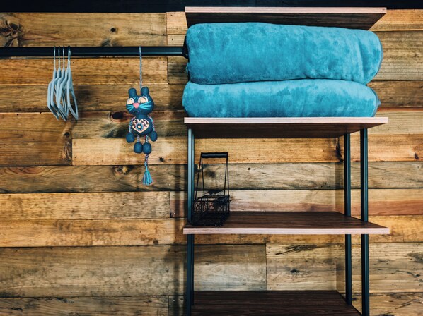 Family Cabin | 2 bedrooms, Egyptian cotton sheets, premium bedding