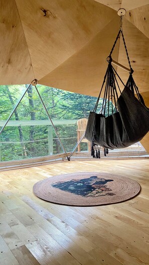 Room | Laptop workspace, free WiFi