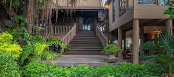 Syama Residence