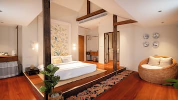 Deluxe Double Room, 1 King Bed, Garden View | Premium bedding, free minibar items, in-room safe